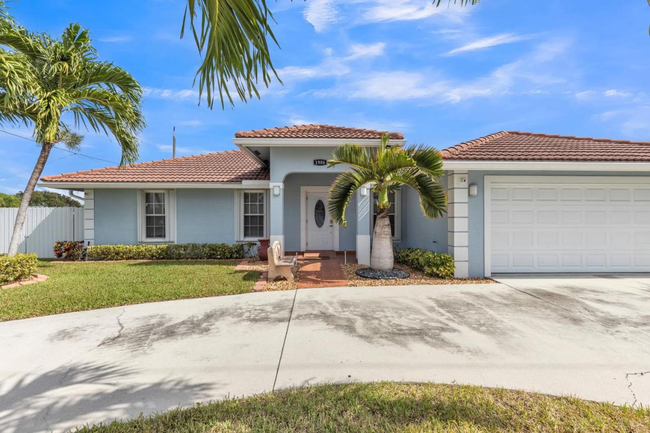 Gorgeous Lake Worth Beach House Home Exterior photo